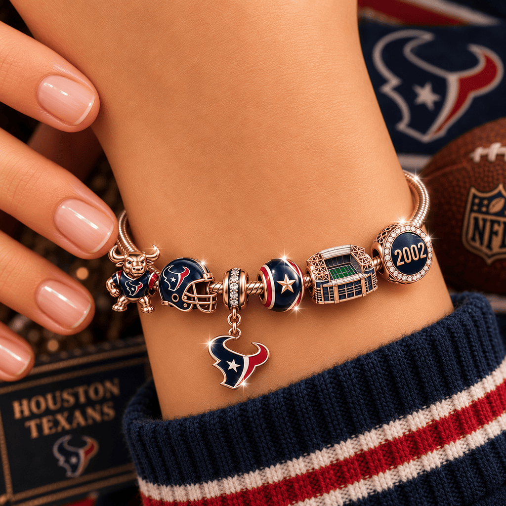 HTX Gold Charm Bracelet Set NHVH
